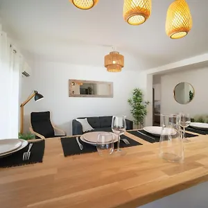 Appartement Fully Equipped With Parking 6 Beds, Marseille