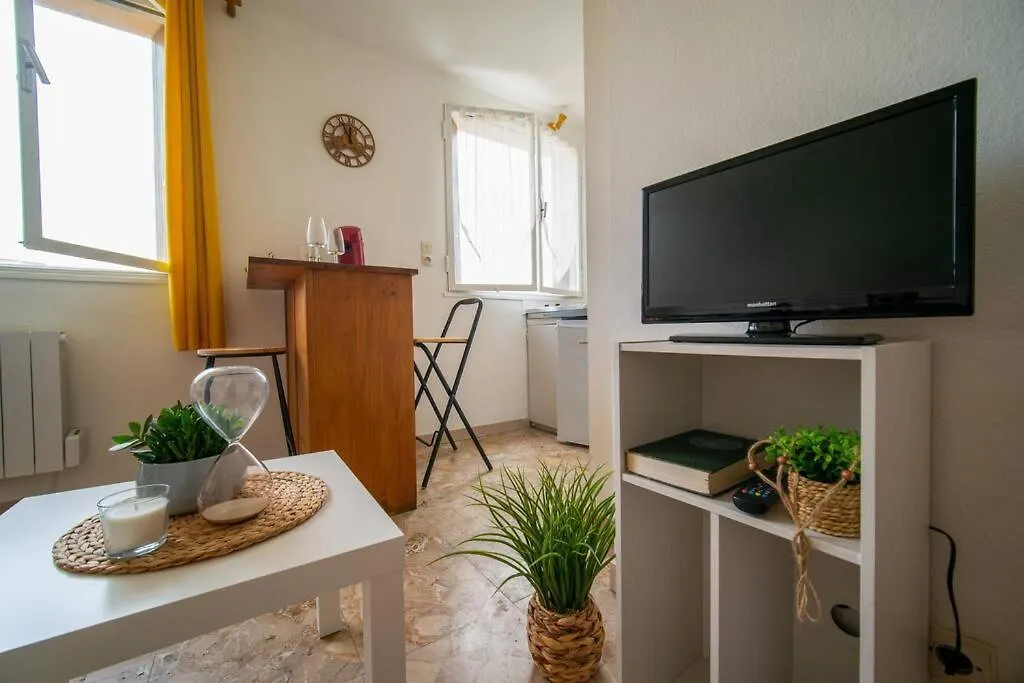 Fully Equipped Apartment Ideal For 2 People Marseille